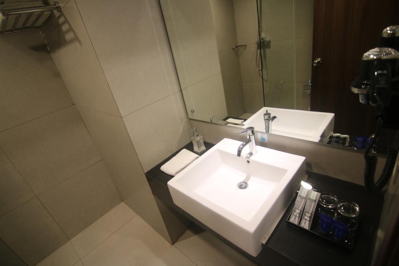 Wonotjolo Bess Mansion Hotel Surabaya מראה חיצוני תמונה