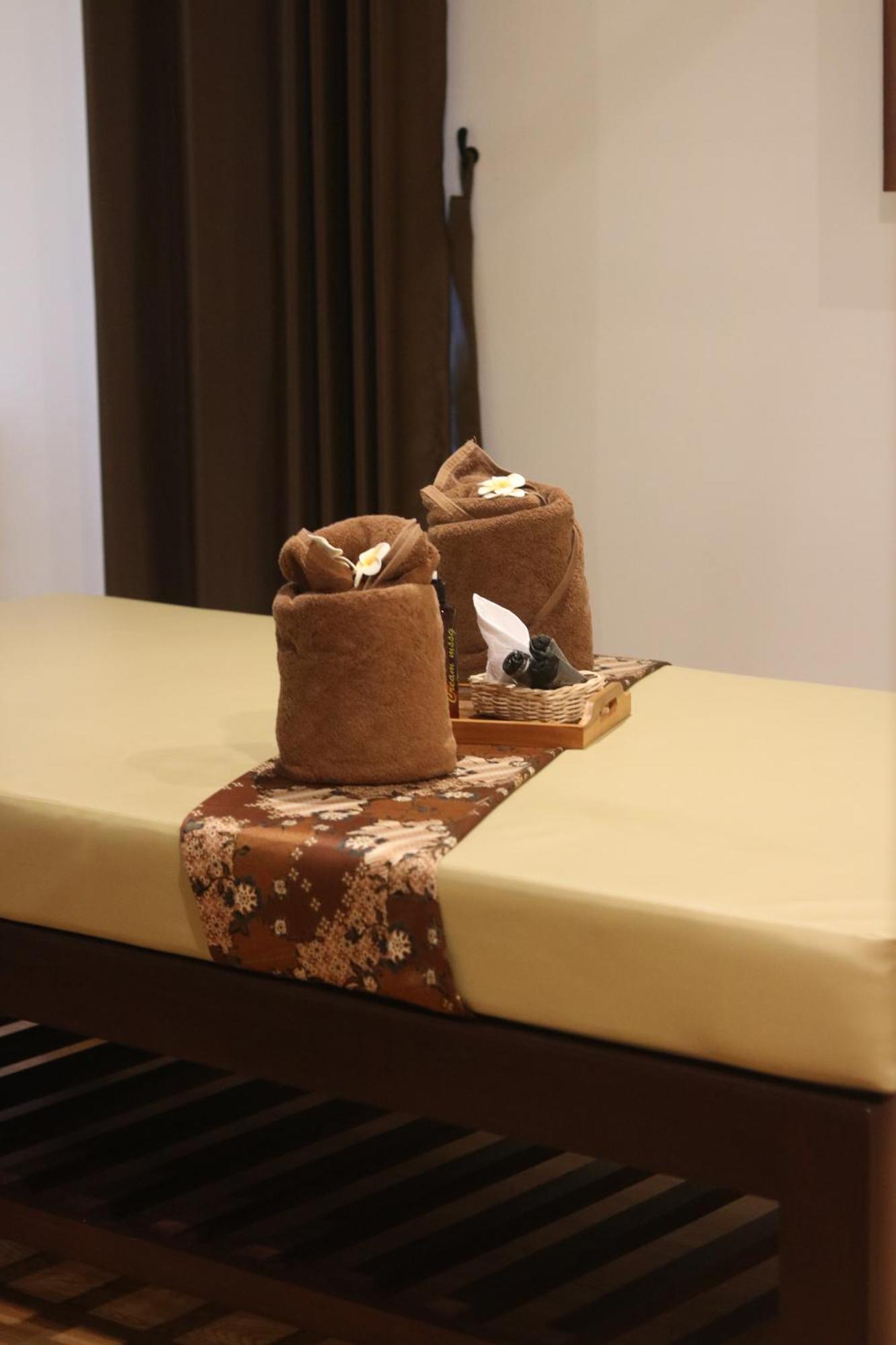 Wonotjolo Bess Mansion Hotel Surabaya מראה חיצוני תמונה